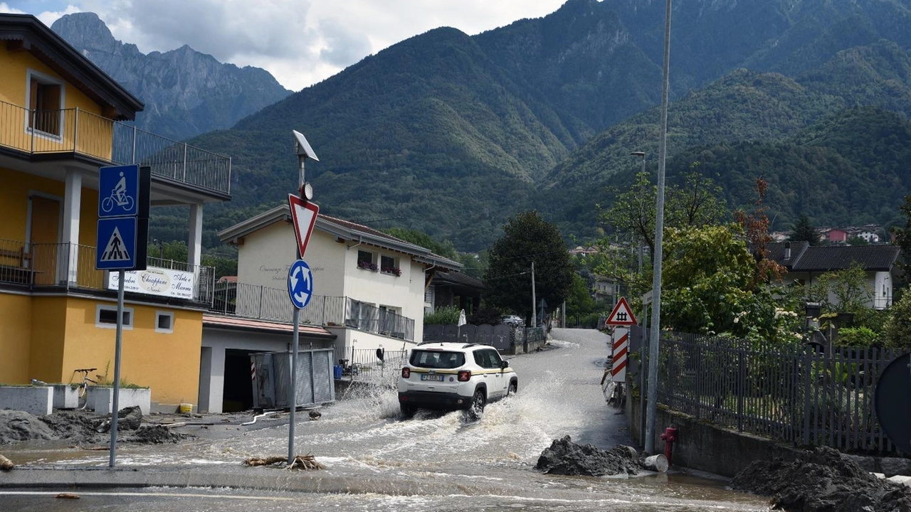 Il territorio di Niardo è stato suddiviso in zone a rischio alto, medio e basso, in base alla posizione geografica rispetto ai torrenti Il territorio di Niardo è stato suddiviso in zone a rischio alto, medio e basso, in base alla posizione geografica rispetto ai torrenti