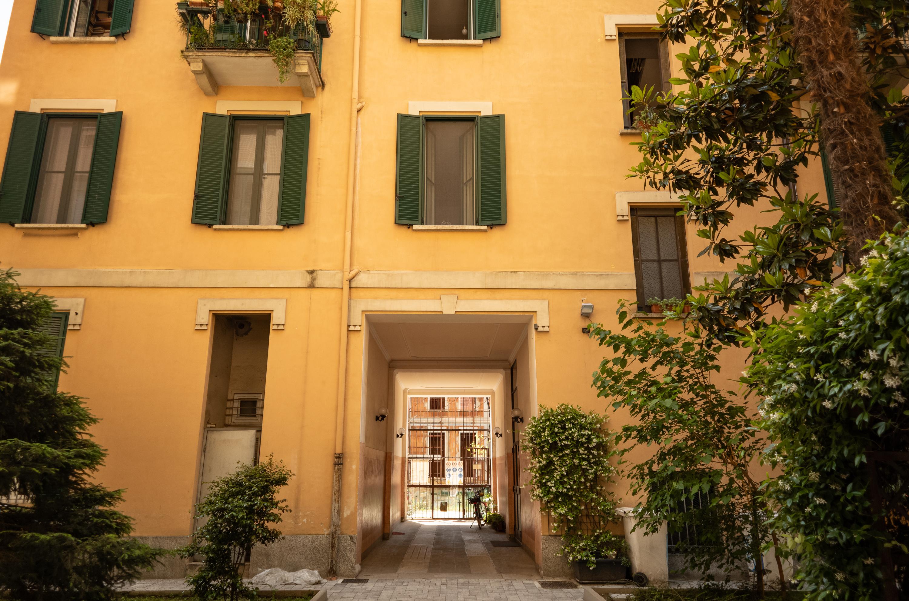 Grattacieli, abusi edilizi e ferite aperte: lo scheletro di via Fauchè e il caso al Tar. “Ora va demolito” Grattacieli, abusi edilizi e ferite aperte: lo scheletro di via Fauchè e il caso al Tar. “Ora va demolito”
