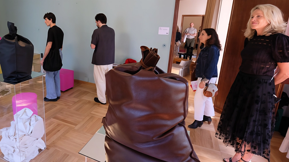 Al Milano Certosa District l’iniziativa che celebra il modello “made in Brianza” tra esposizioni e incontri. Spazio ai giovani: nei workshop racconteranno come il sapere tradizionale si collega alla tecnologia.