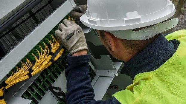 Continuano i disagi per i cittadini a causa di problemi sulla linea della fibra ottica. Negli ultimi giorni, dopo... Continuano i disagi per i cittadini a causa di problemi sulla linea della fibra ottica. Negli ultimi giorni, dopo...