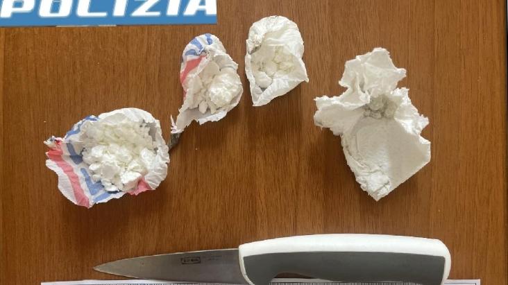 lodi cocaina nascosta tra gli attrezzi da lavoro e un coltello nel furgone arrestato 50enne