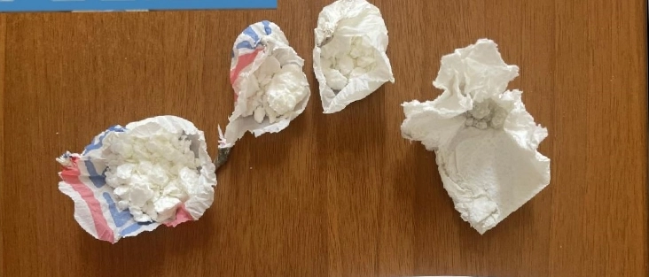 Lodi, cocaina nascosta tra gli attrezzi da lavoro e un coltello nel furgone: arrestato 50enne