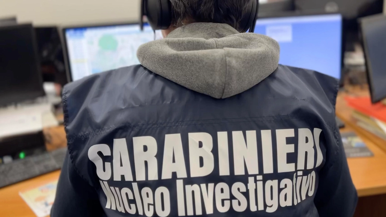 La vittima dell'estorsione alla fine si è vista costretta a rivolgersi ai carabinieri La vittima dell'estorsione alla fine si è vista costretta a rivolgersi ai carabinieri