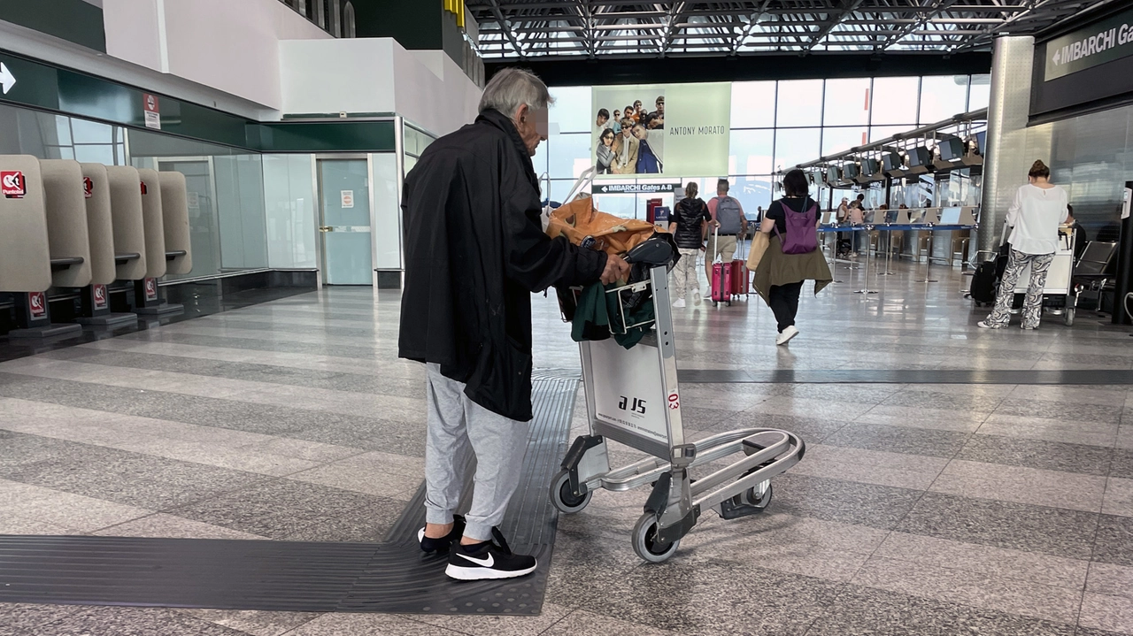 Clochard all'aeroporto di Malpensa Clochard all'aeroporto di Malpensa
