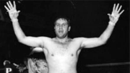 Addio al “gigante buono“. Se è andato ad 82enne Romano Peviani (nella foto), campione di pugilato casalino a cavallo tra... Addio al “gigante buono“. Se è andato ad 82enne Romano Peviani (nella foto), campione di pugilato casalino a cavallo tra...