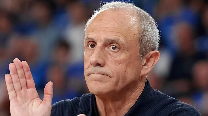 L'Olimpia Milano si prepara per la nuova stagione di basket con ancora alcune pedine da aggiungere al roster di Messina. La ricerca di un leader e di un pivot si fa attendere, mentre si guarda al mercato NBA. L'avventura inizierà a fine agosto con la Supercoppa Italiana a Bologna. L'Olimpia Milano si prepara per la nuova stagione di basket con ancora alcune pedine da aggiungere al roster di Messina. La ricerca di un leader e di un pivot si fa attendere, mentre si guarda al mercato NBA. L'avventura inizierà a fine agosto con la Supercoppa Italiana a Bologna.