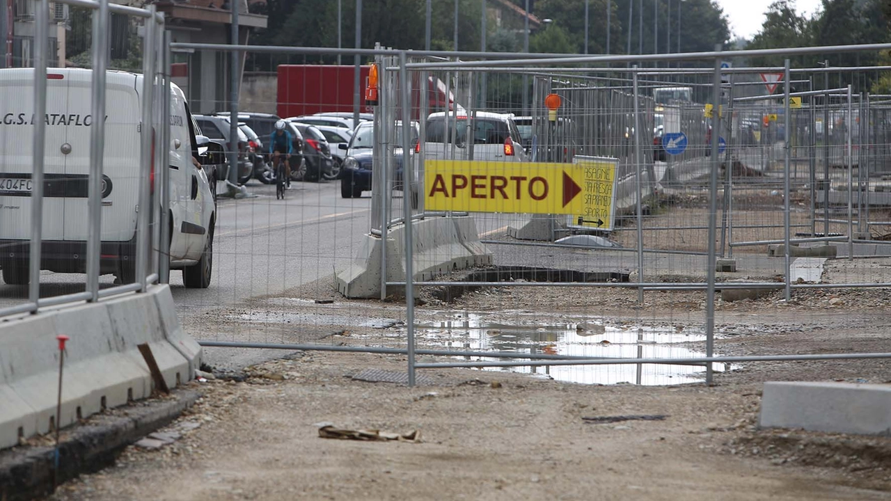 Il cantiere della linea tramviaria Milano-Desio-Seregno Il cantiere della linea tramviaria Milano-Desio-Seregno