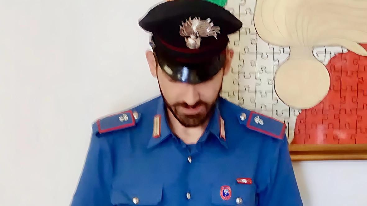 Cocaina, materiale per il confezionamento, un coltello a serramanico e un machete. È il materiale sequestrato dai carabinieri di Cesate... Cocaina, materiale per il confezionamento, un coltello a serramanico e un machete. È il materiale sequestrato dai carabinieri di Cesate...