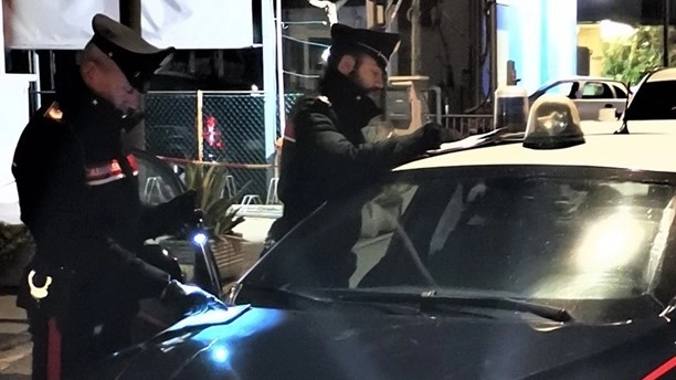 I carabinieri e la polizia locale di Monte Orfano cercano lo scomparso I carabinieri e la polizia locale di Monte Orfano cercano lo scomparso