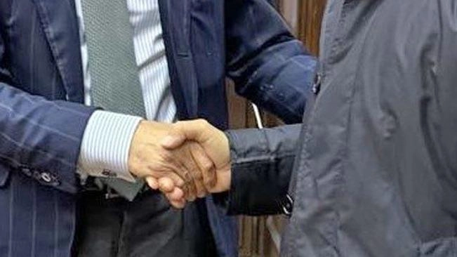 Da sinistra, il prefetto Claudio Sgaraglia e il sindaco di Rozzano Gianni Ferretti durante l’incontro Da sinistra, il prefetto Claudio Sgaraglia e il sindaco di Rozzano Gianni Ferretti durante l’incontro