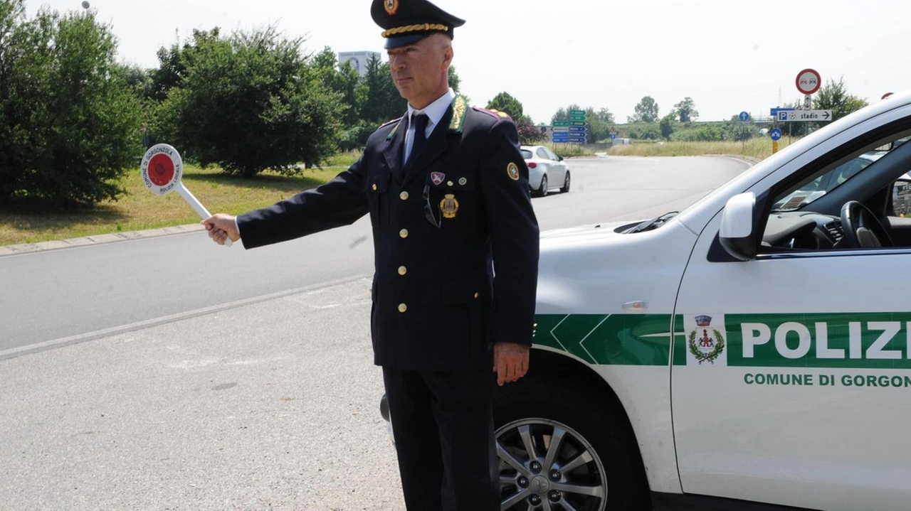 Antonio Pierni comandante della polizia locale di Gorgonzola che ha guidato l’operazione coadiuvata dai carabinieri di Carugate Antonio Pierni comandante della polizia locale di Gorgonzola che ha guidato l’operazione coadiuvata dai carabinieri di Carugate