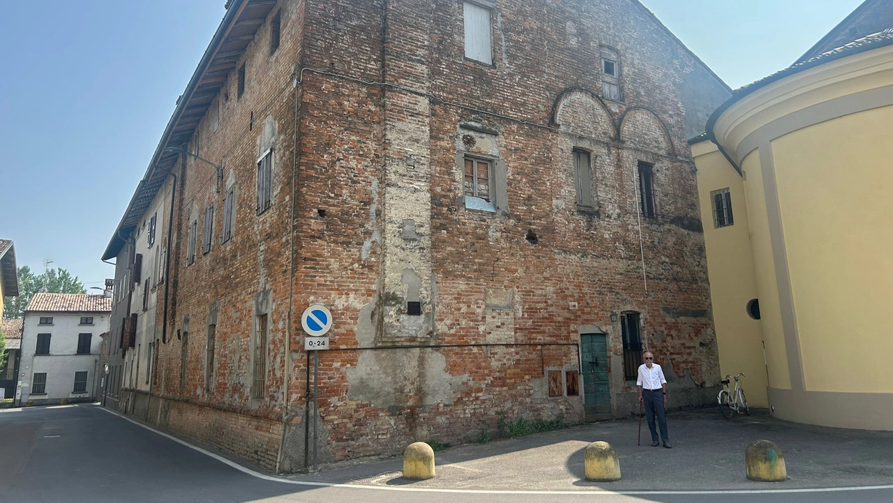 L’abbazia apparteneva in origine all’ordine dei Benedettini cluniacensi Fu costruita tra il 1079 e il 1095 L’abbazia apparteneva in origine all’ordine dei Benedettini cluniacensi Fu costruita tra il 1079 e il 1095
