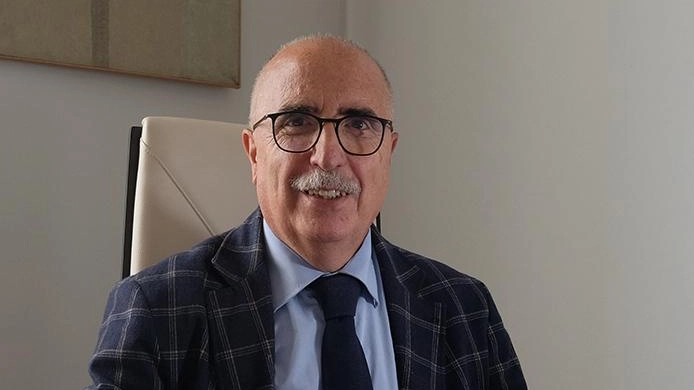 I furbetti dei saldi. Che aumentavano i prezzi della merce qualche giorno prima di applicare sconti che in realtà non...