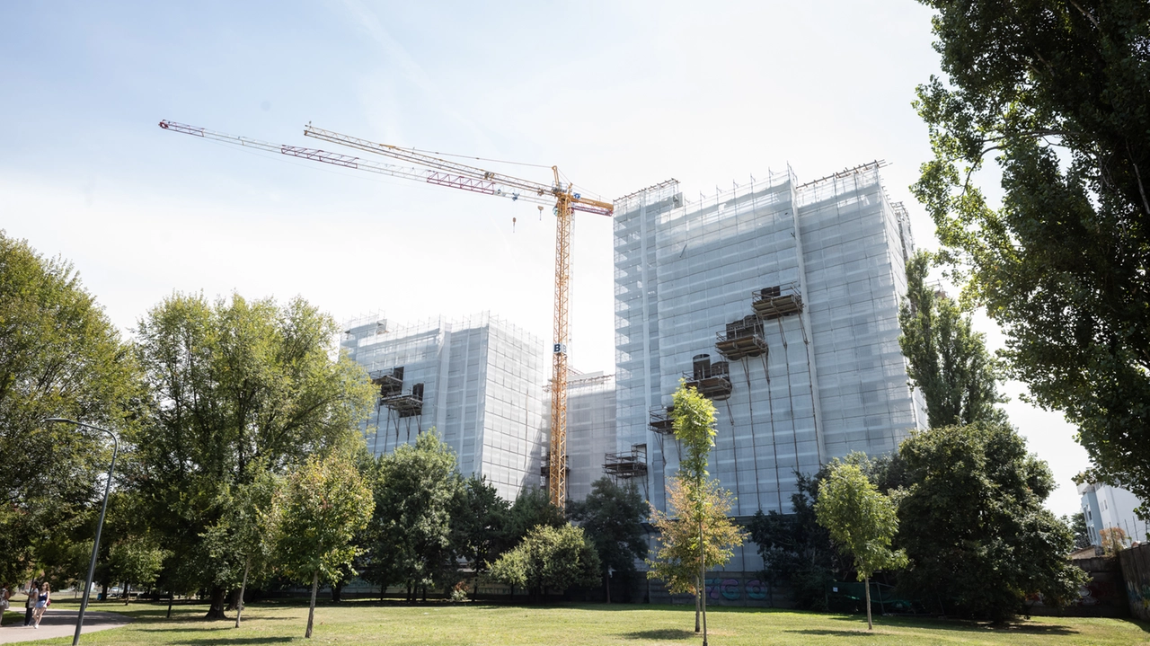 La Residenze Lac in via Cancano a Baggio sono sotto sequestro da un anno Sigilli anche sui Giardino segreto, sullo Scalo House e sul vicino studentato La Residenze Lac in via Cancano a Baggio sono sotto sequestro da un anno Sigilli anche sui Giardino segreto, sullo Scalo House e sul vicino studentato
