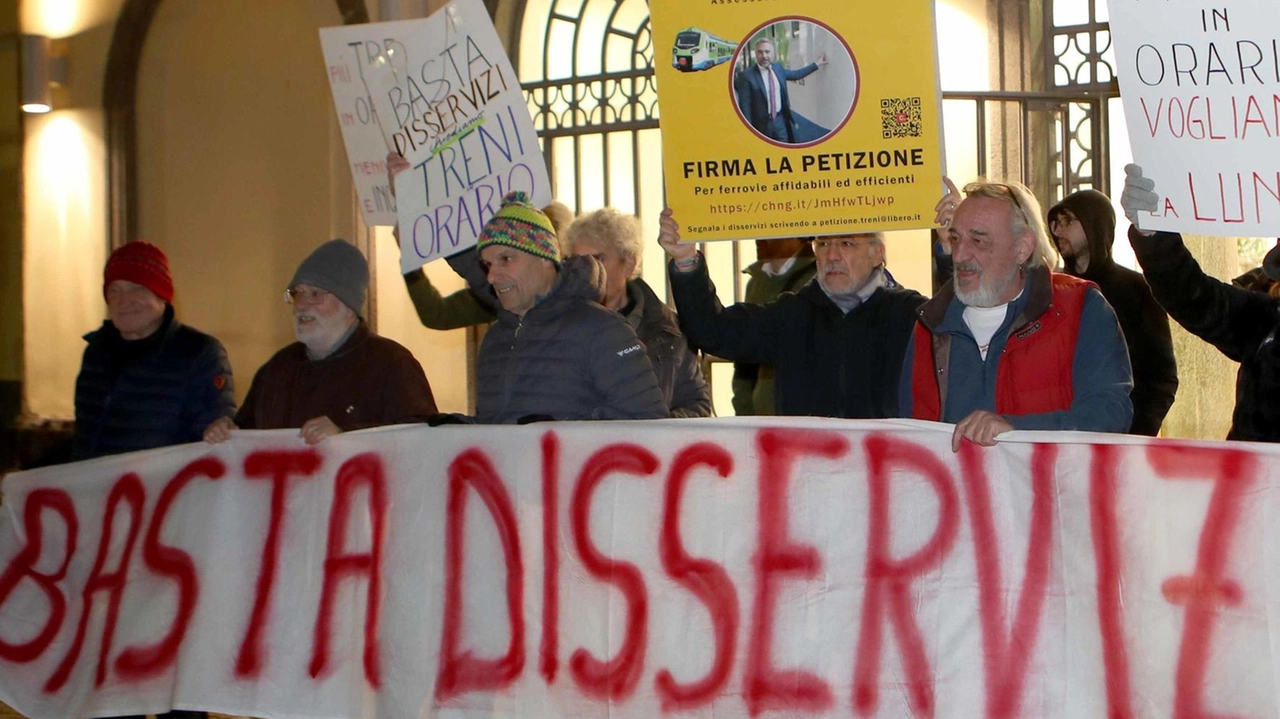 "Nessuna intenzione da parte nostra di contestare o di creare disturbo per l’incontro. Volevamo solamente stimolare una riflessione esponendo delle posizioni critiche". "Nessuna intenzione da parte nostra di contestare o di creare disturbo per l’incontro. Volevamo solamente stimolare una riflessione esponendo delle posizioni critiche".