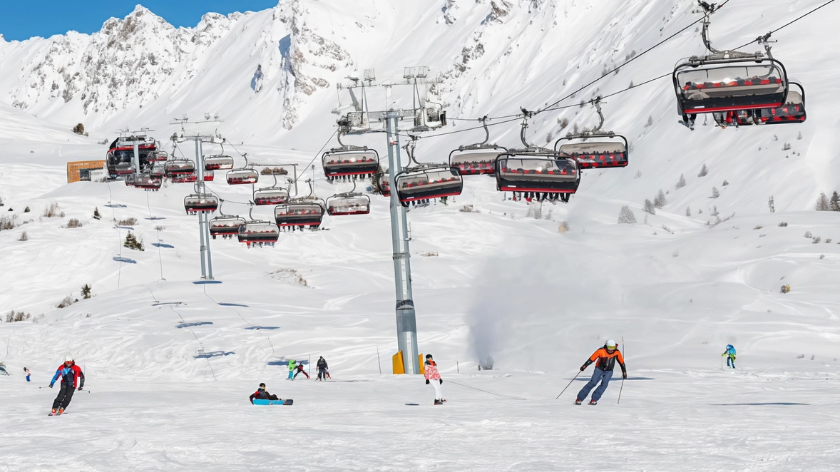 Al Passo del Tonale la Ski Area è aperta già da una settimana Ora in funzione anche Ponte di Legno e Temù grazie ai cannoni Al Passo del Tonale la Ski Area è aperta già da una settimana Ora in funzione anche Ponte di Legno e Temù grazie ai cannoni