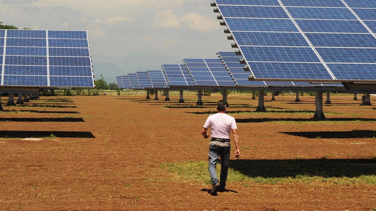 L’impianto della Juwi Energie Rinnovabili di Milano sorgerà in località Battaglia e avrà potenza nominale di 14 megawatt di picco L’impianto della Juwi Energie Rinnovabili di Milano sorgerà in località Battaglia e avrà potenza nominale di 14 megawatt di picco