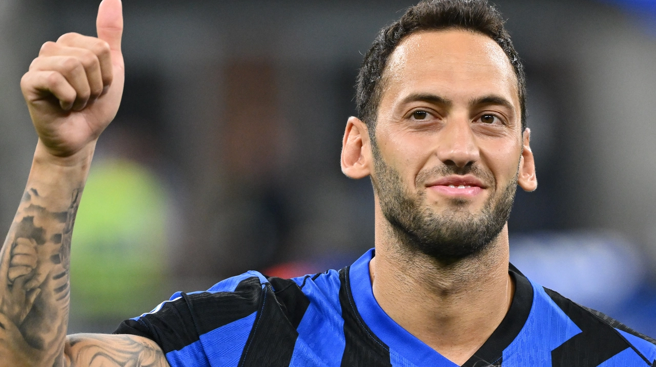 Hakan Calhanoglu (Inter) Hakan Calhanoglu (Inter)