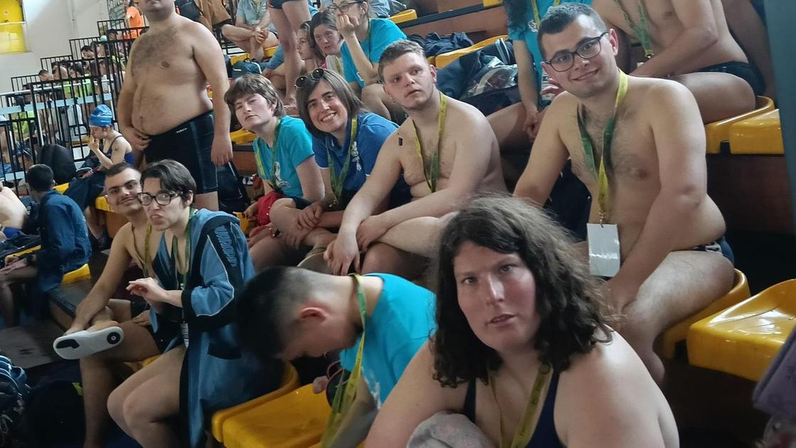 atleti speciali in vasca accesa la fiamma olimpica i regionali subito nel vivo
