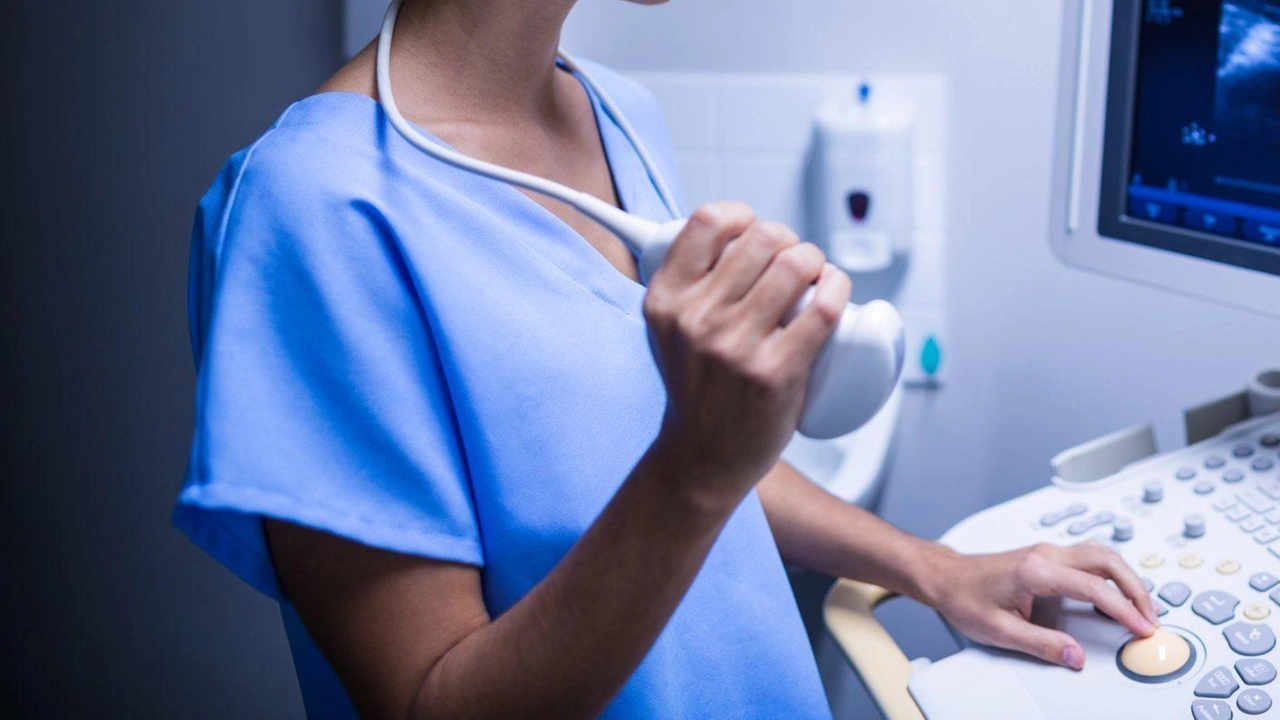 Nell'Ottobre Rosa, la Bcc di Busto Garolfo e Buguggiate offre visite di prevenzione gratuite contro tumori e malattie cardiovascolari. Un'importante iniziativa per la salute. Nell'Ottobre Rosa, la Bcc di Busto Garolfo e Buguggiate offre visite di prevenzione gratuite contro tumori e malattie cardiovascolari. Un'importante iniziativa per la salute.