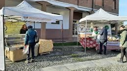Oggi nella piazza Chiesa Colorina torna la nuova edizione del Mercato Contadino di Nerviano Oggi nella piazza Chiesa Colorina torna la nuova edizione del Mercato Contadino di Nerviano