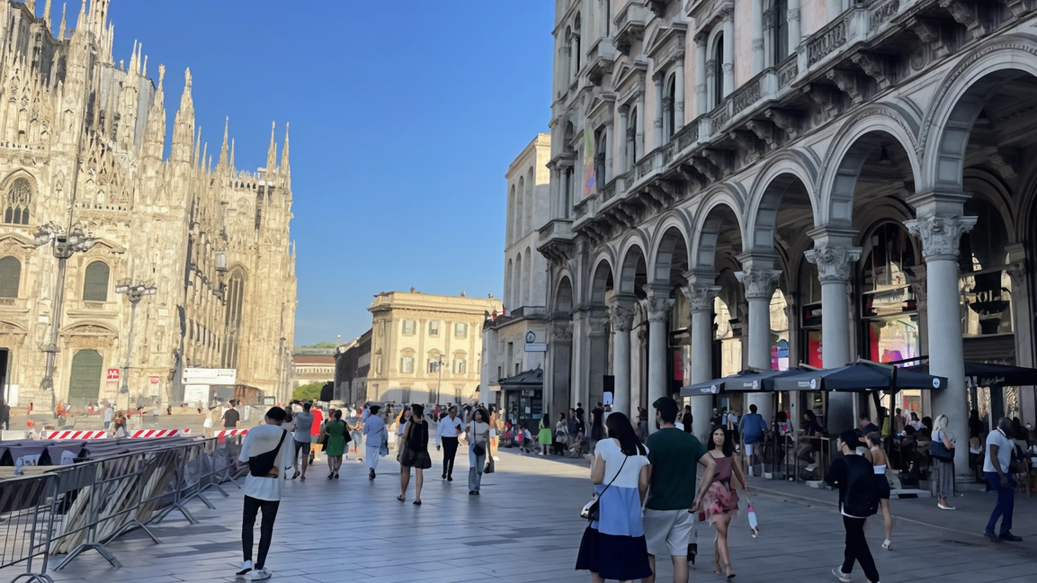 Il Palazzo dei Portici Meridionali di Piazza Duomo destinato a diventare un hotel Il Palazzo dei Portici Meridionali di Piazza Duomo destinato a diventare un hotel