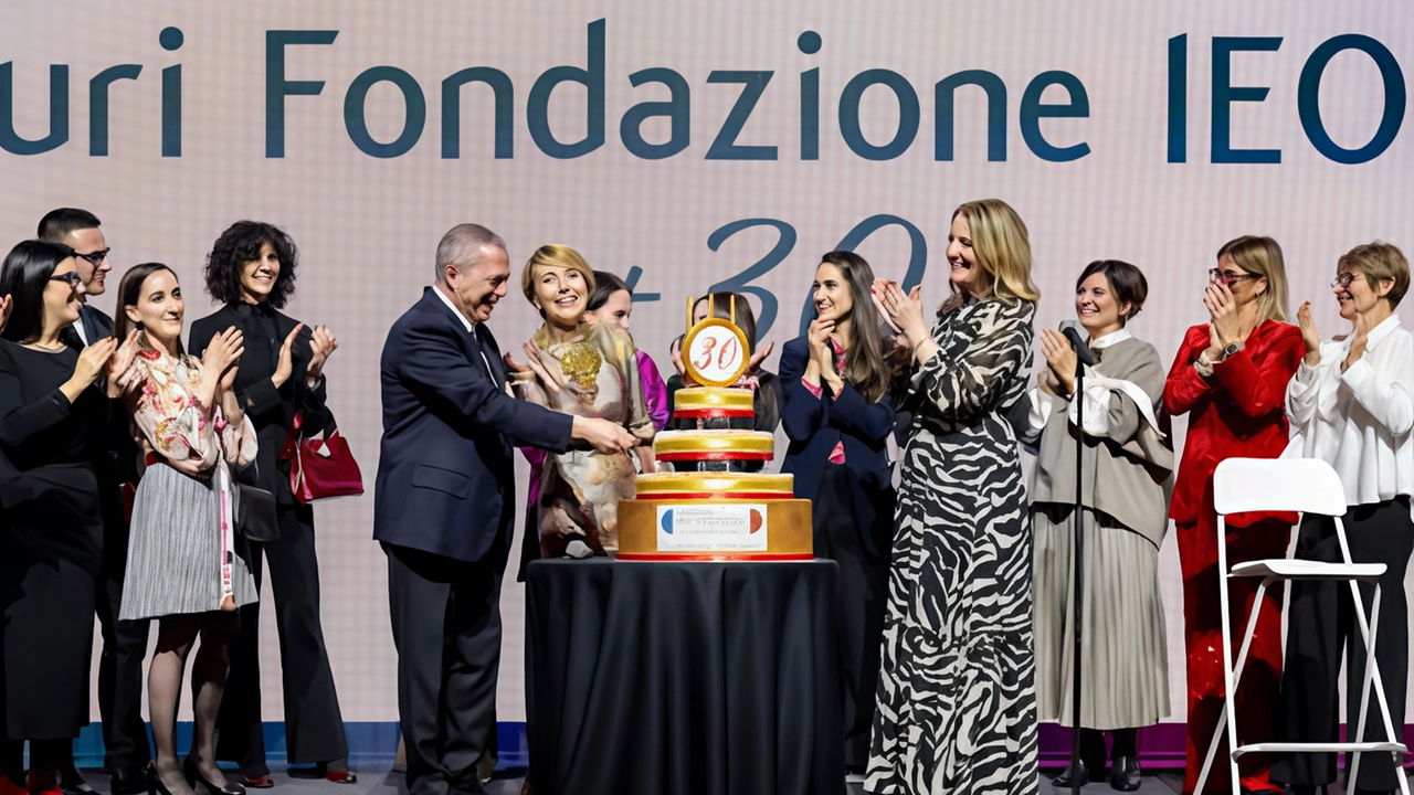 Il Christmas Gala della Fondazione Ieo-Monzino ha raccolto 415 mila euro per la ricerca contro tumori e malattie cardiovascolari, grazie a un'asta di beneficenza e una cena di gala con ospiti illustri e intrattenimento di alto livello. Il Christmas Gala della Fondazione Ieo-Monzino ha raccolto 415 mila euro per la ricerca contro tumori e malattie cardiovascolari, grazie a un'asta di beneficenza e una cena di gala con ospiti illustri e intrattenimento di alto livello.