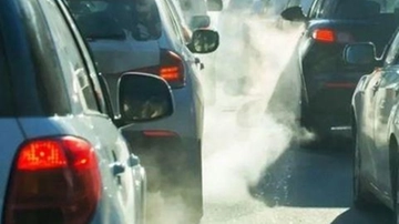 Prorogato il divieto per le auto diesel Euro 5, l’allarme dei medici: “E le migliaia di morti per lo smog?”