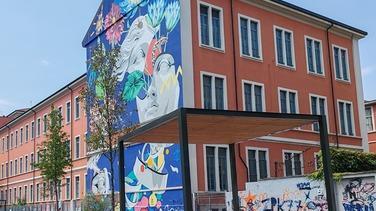 Nuovi arredi per l’ombra in via Beroldo