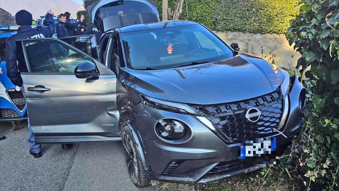 L'auto che è stata isneguita dalle forze dell'ordine
