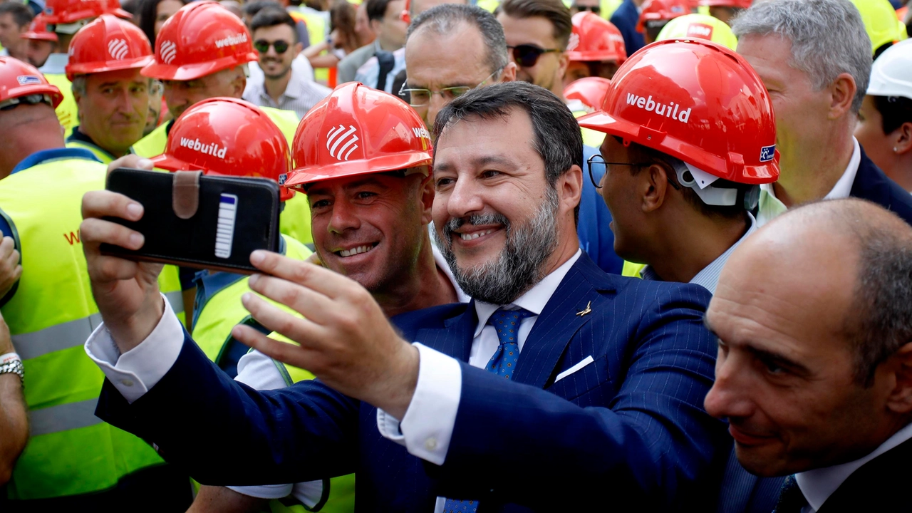 Il ministro delle Infrastrutture Matteo Salvini all'inaugurazione della M4, il 12 ottobre 2024 Il ministro delle Infrastrutture Matteo Salvini all'inaugurazione della M4, il 12 ottobre 2024
