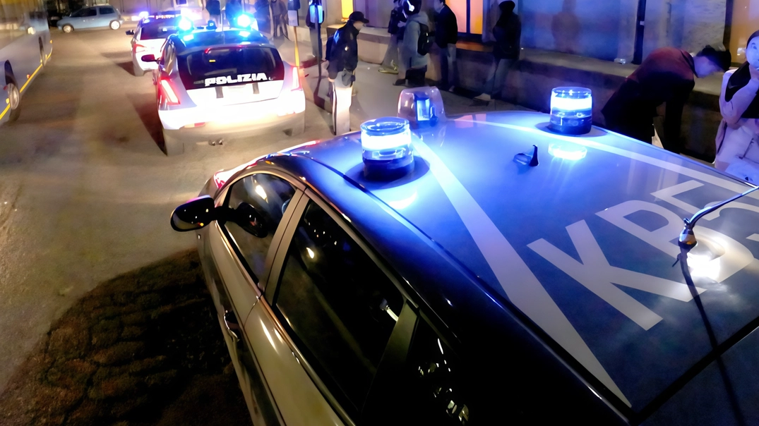 Arrestato un egiziano di appena 18 anni, aveva aggredito un altro giovane per prendergli lo zaino. Aveva anche tentato di strappare la tracolla a un ventenne colpendolo con un pugno in faccia.