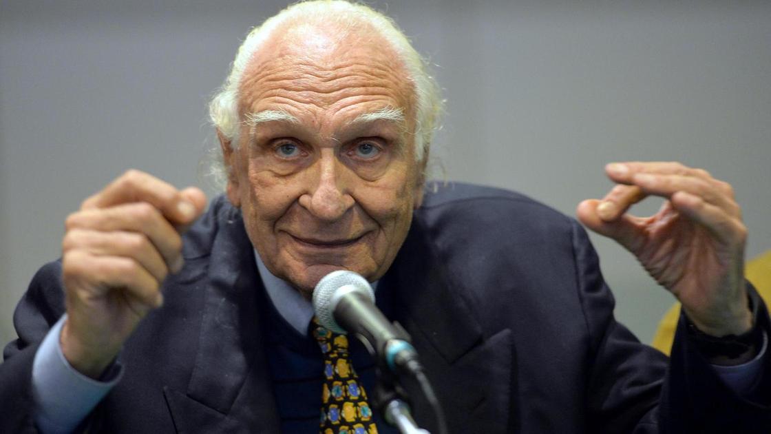 milano appello bipartisan ai giardini di piazza aquileia resti il nome di marco pannella