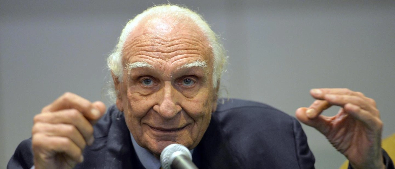 Milano, appello bipartisan: ai giardini di piazza Aquileia resti il nome di Marco Pannella