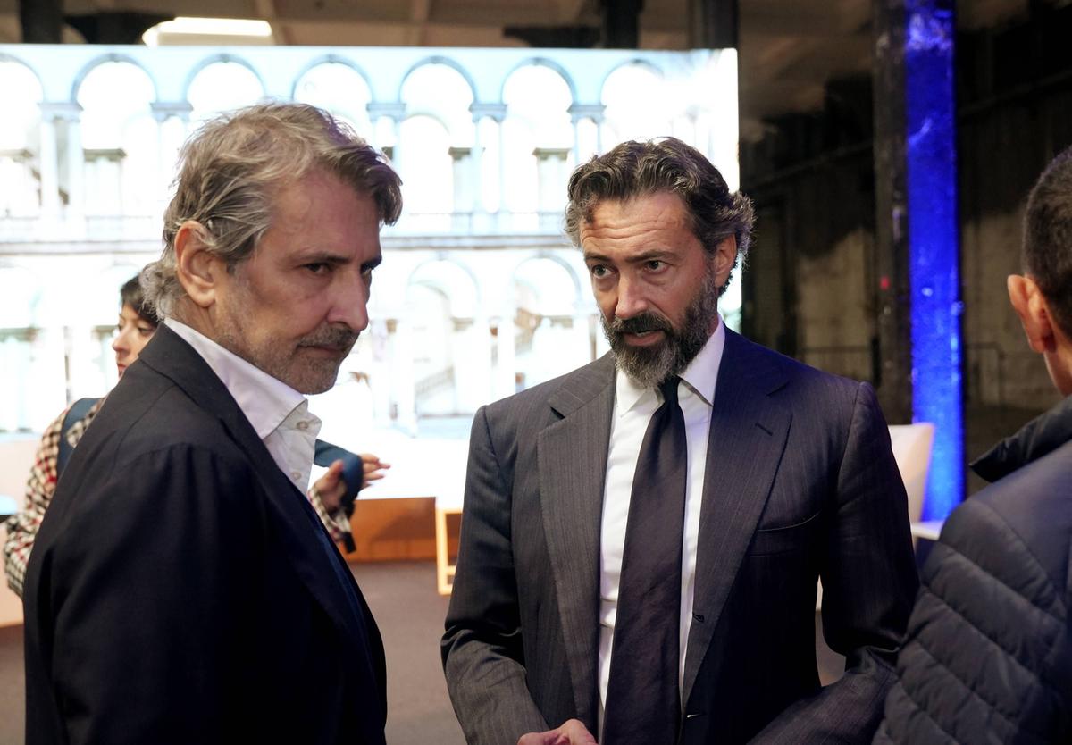 Urbanistica, Tancredi a Catella via chat: “Mi confermi assessore?”. E lui: “Siete i best ever”. Rilancia Malangone: “Me lo tatuo sulla schiena” Urbanistica, Tancredi a Catella via chat: “Mi confermi assessore?”. E lui: “Siete i best ever”. Rilancia Malangone: “Me lo tatuo sulla schiena”