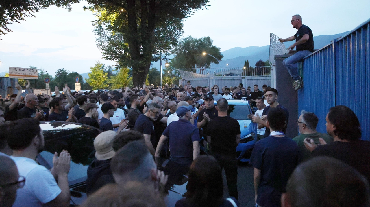 La protesta degli ultras del Brescia La protesta degli ultras del Brescia