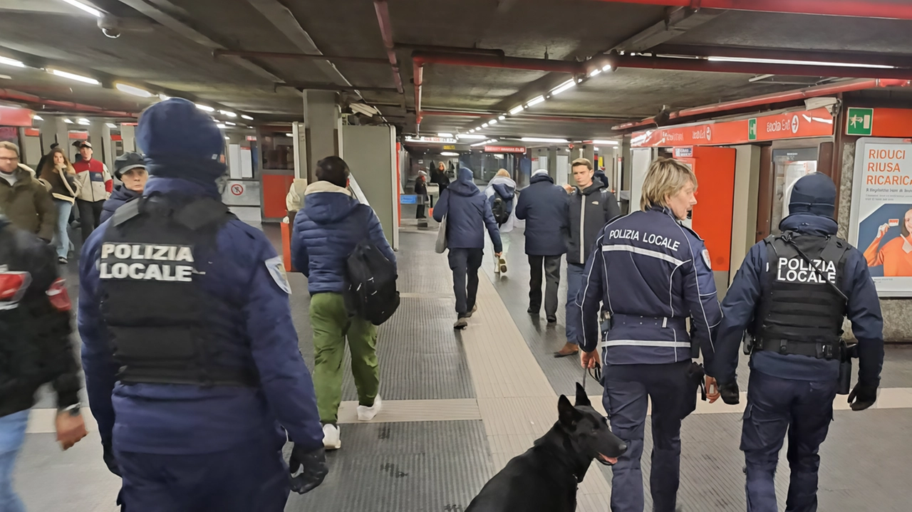 I controlli della polizia locale in metropolitana I controlli della polizia locale in metropolitana