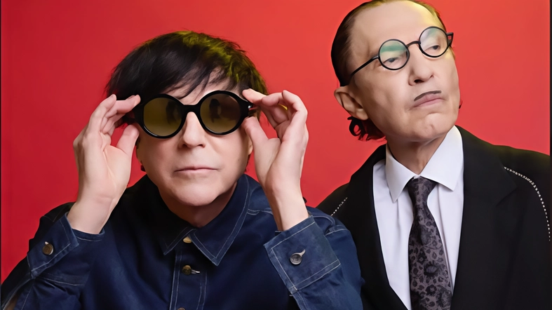 Enrico Ruggeri, fan della prima ora, intervista i due fratelli Ron e Russell Mael che planano a Milano "Da ragazzi ci piacevano le band britanniche come Who e Kinks. Quelle sono state le prime influenze".
