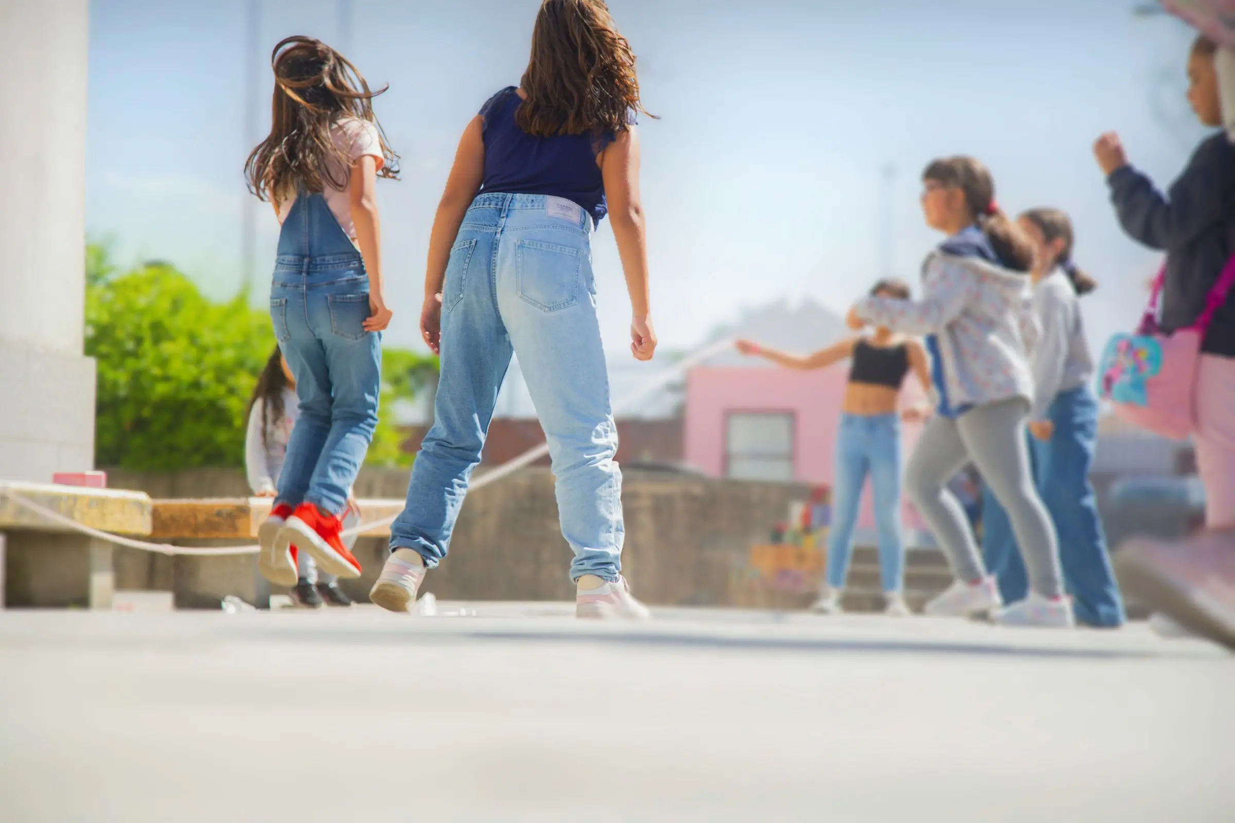 L’Italia è ferma sull’educazione sessuale e affettiva a scuola: Milano fa da sé e chiede una legge nazionale