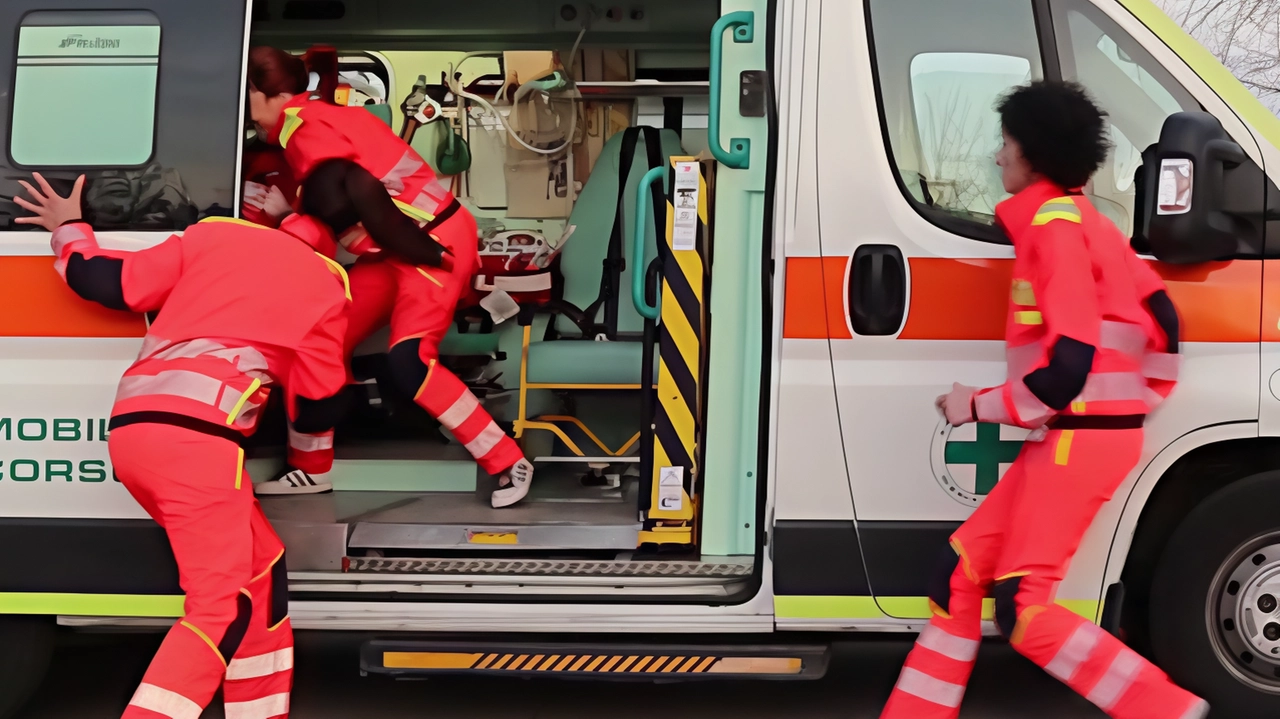 Il tempestivo utilizzo del dispositivo si è rivelato fondamentale Poi l’uomo è stato portato in ospedale per ulteriori accertamenti Il tempestivo utilizzo del dispositivo si è rivelato fondamentale Poi l’uomo è stato portato in ospedale per ulteriori accertamenti