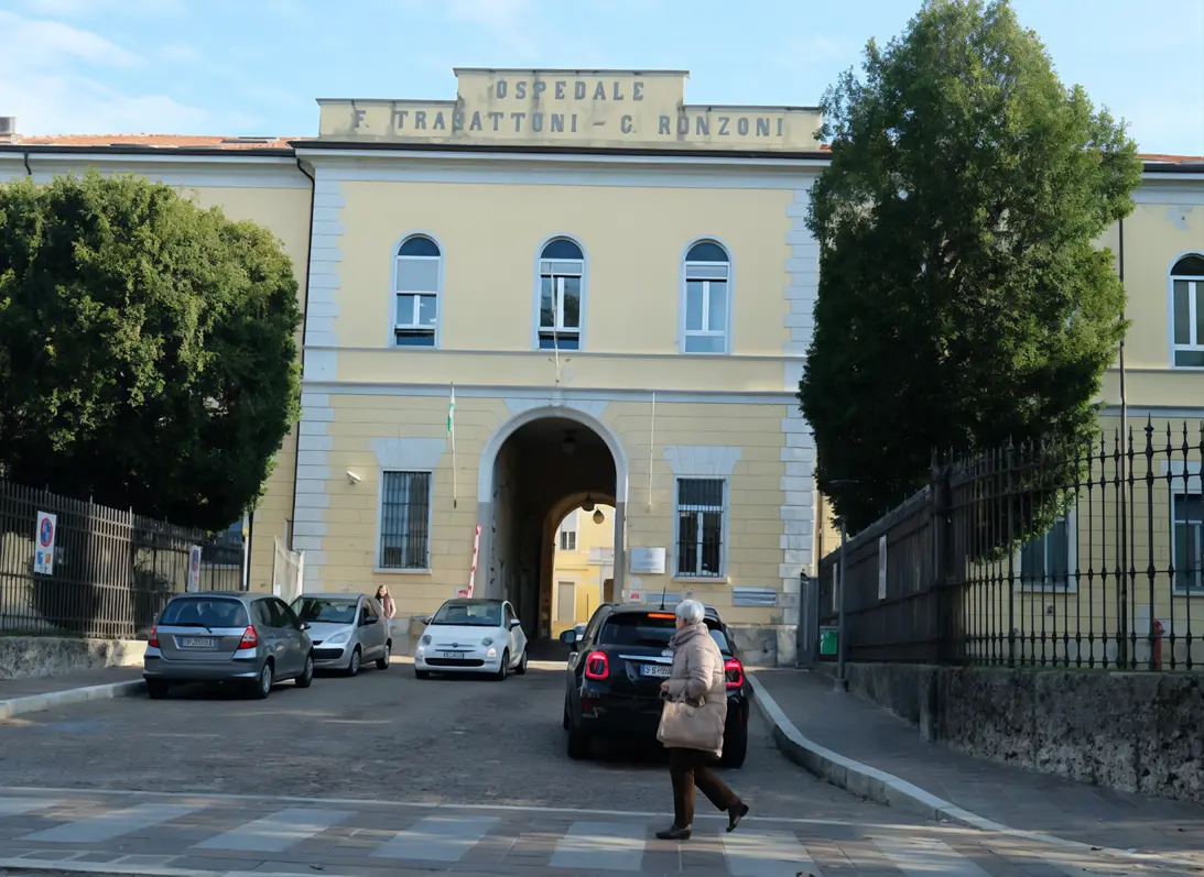 Seregno, la denuncia dei pazienti: "Addio alla Riabilitazione". Ospedale, futuro a rischio
