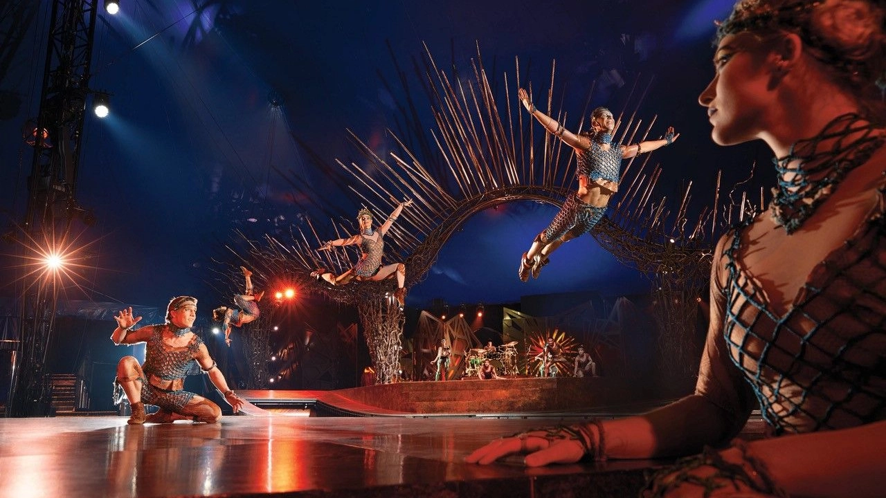 La magia del Cirque du Soleil. Riecco Alegria, 25 anni dopo: “Sogni, canzoni, fiato sospeso: dietro le maschere, esseri umani”