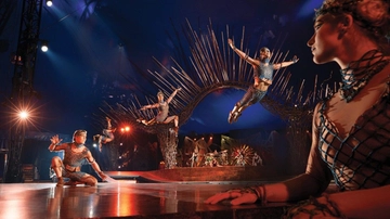 La magia del Cirque du Soleil. Riecco Alegria, 25 anni dopo: “Sogni, canzoni, fiato sospeso: dietro le maschere, esseri umani”