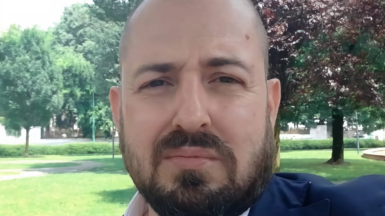 Polemica a Milano sui mezzi pubblici: consiglieri comunali criticano i ritardi estivi. Proposta di un orario unico per tutto l'anno per migliorare il servizio. Atm risponde con aumento delle frequenze. Polemica a Milano sui mezzi pubblici: consiglieri comunali criticano i ritardi estivi. Proposta di un orario unico per tutto l'anno per migliorare il servizio. Atm risponde con aumento delle frequenze.