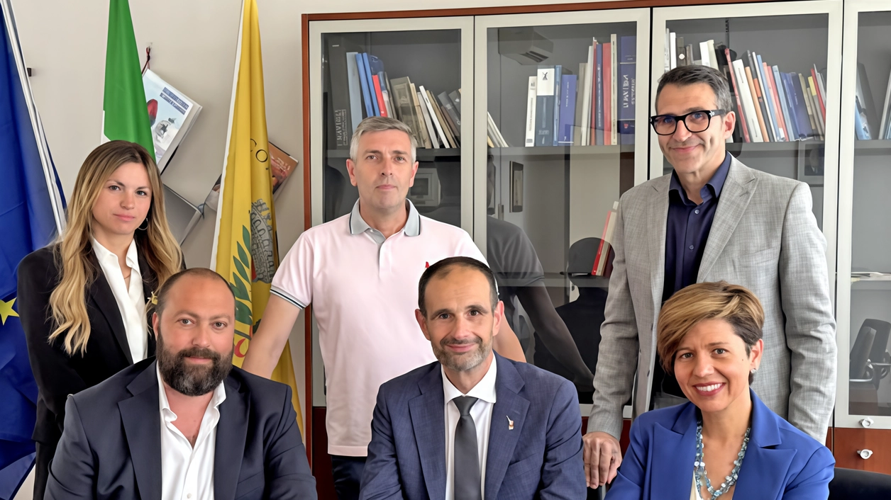 In basso da destra Lea Corvino, Ettore Fusco, Pino Pozzoli. Dietro da destra Emilio Di Tria, Raoul Montanari e Desirè Gugliandolo In basso da destra Lea Corvino, Ettore Fusco, Pino Pozzoli. Dietro da destra Emilio Di Tria, Raoul Montanari e Desirè Gugliandolo