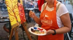 "Klimt al Mercato di Wagner! Socializza, divertiti, dipingi in compagnia e soprattutto in libertà, con Appennello e voiceitalia.community!", recita... "Klimt al Mercato di Wagner! Socializza, divertiti, dipingi in compagnia e soprattutto in libertà, con Appennello e voiceitalia.community!", recita...