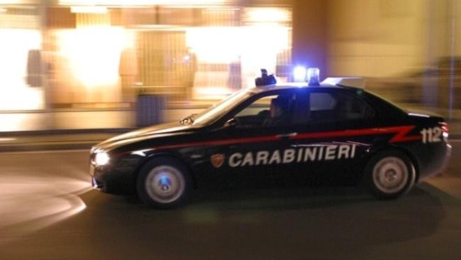 non si fermano all8217alt dei carabinieri e scatta l8217inseguimento fermati in brianza nel bagagliaio il bottino dei furti nelle case