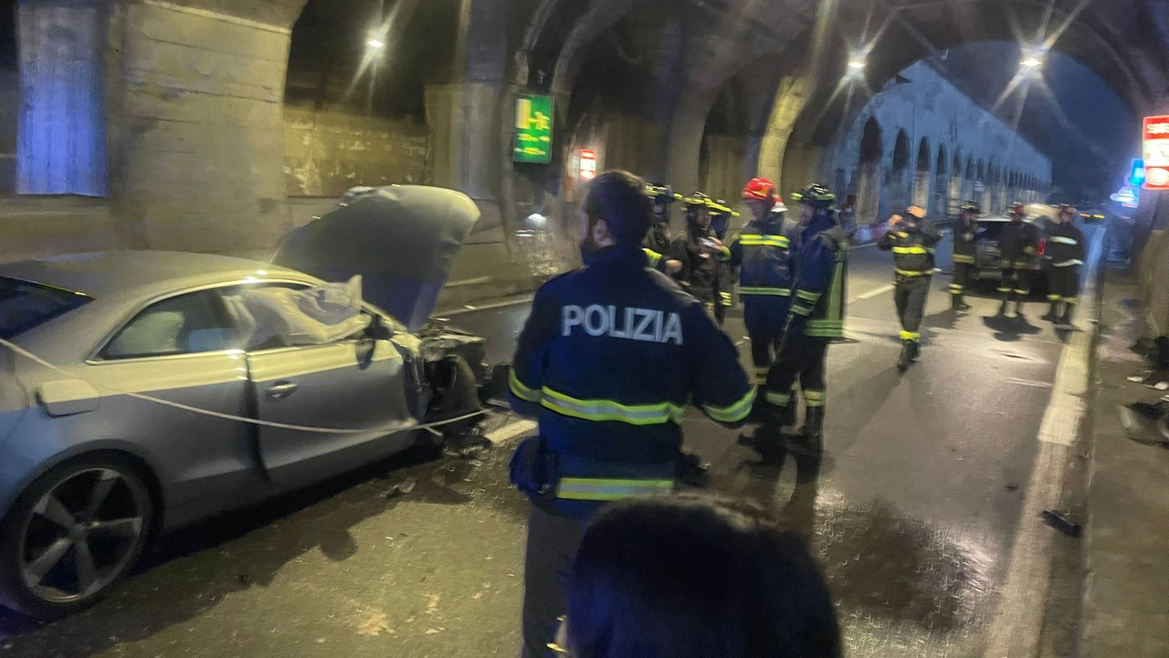 Abbadia Lariana, incidente in galleria sulla Statale 36 Abbadia Lariana, incidente in galleria sulla Statale 36