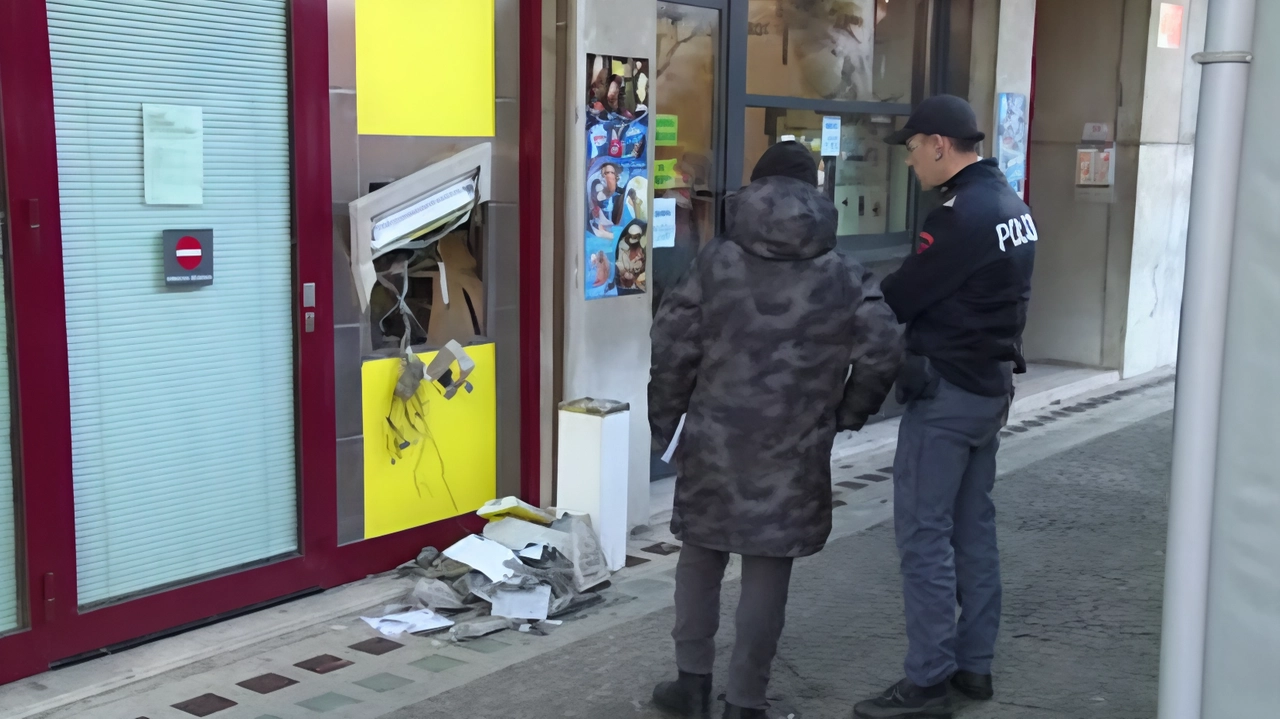 Nell’ultimo anno è stato sventato il 58% dei tentativi di furto perpetrati da ladri ai danni di uffici postali nel Cremonese Nell’ultimo anno è stato sventato il 58% dei tentativi di furto perpetrati da ladri ai danni di uffici postali nel Cremonese