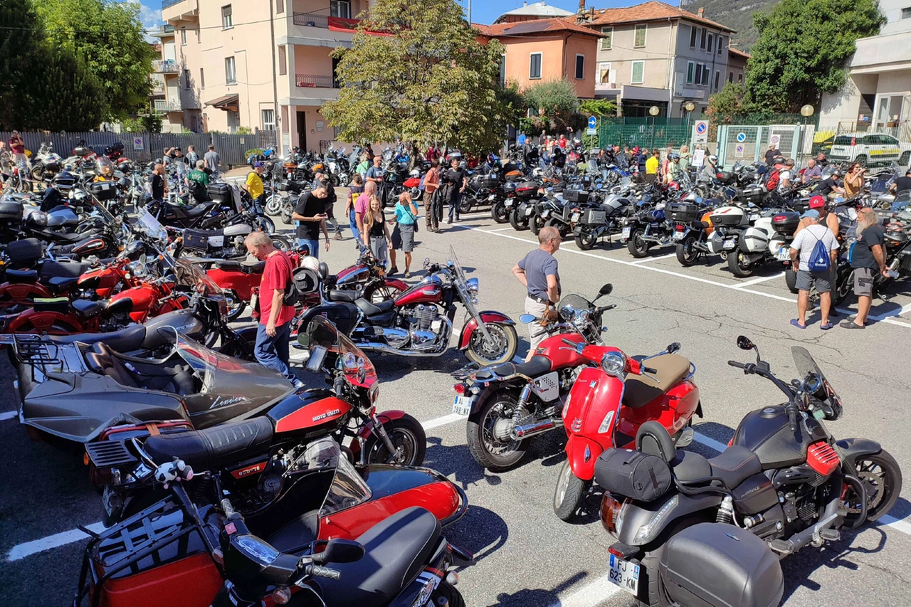 Eine Moto Guzzi-Rallye in Mandello del Lario